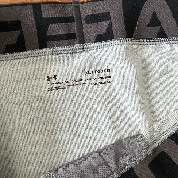 Nike & Under Armour | BUNDLE Nike hoodie and UA heatgear compression leggings XL - Picture 8 of 10